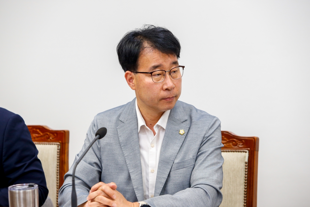 20220713-019[_P7U4201-제260회 임시회시 의회운영위원회 소관 2022년도 주요업무 보고의 건 활동.JPG