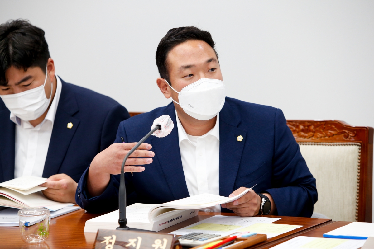 20220713-056[_P7U4475-제260회 임시회시 기획행정위원회 소관 2022년도 주요업무 보고의 건 활동.JPG