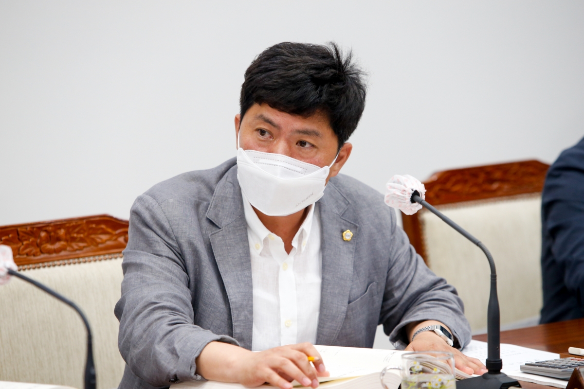 20220713-068[_P7U4507-제260회 임시회시 기획행정위원회 소관 2022년도 주요업무 보고의 건 활동.JPG