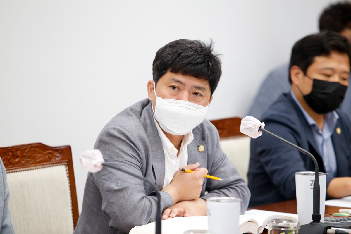 20220714-015[_P7U4605-제260회 임시회시 기획행정위원회 소관 2022년도 주요업무 보고의 건 활동.JPG