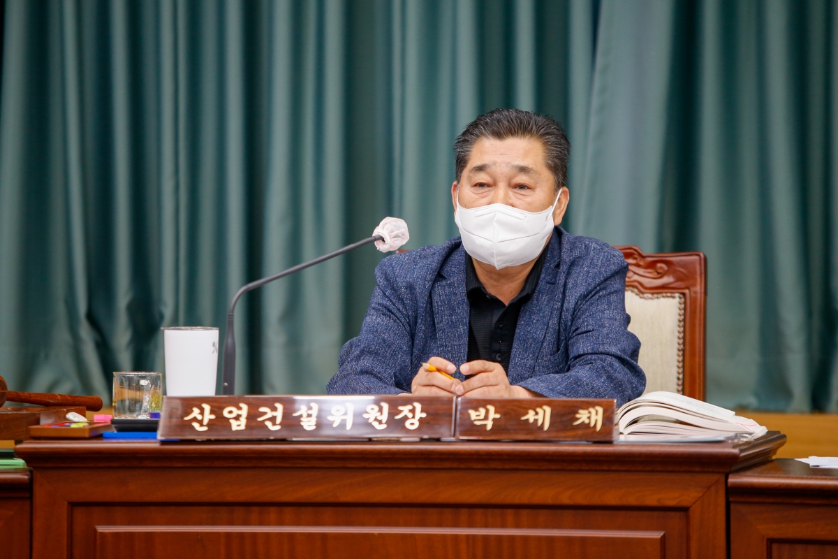 20220714-021[_P7U4717-제260회 임시회시 산업건설위원회 소관 2022년도 주요업무 보고의 건 활동.JPG