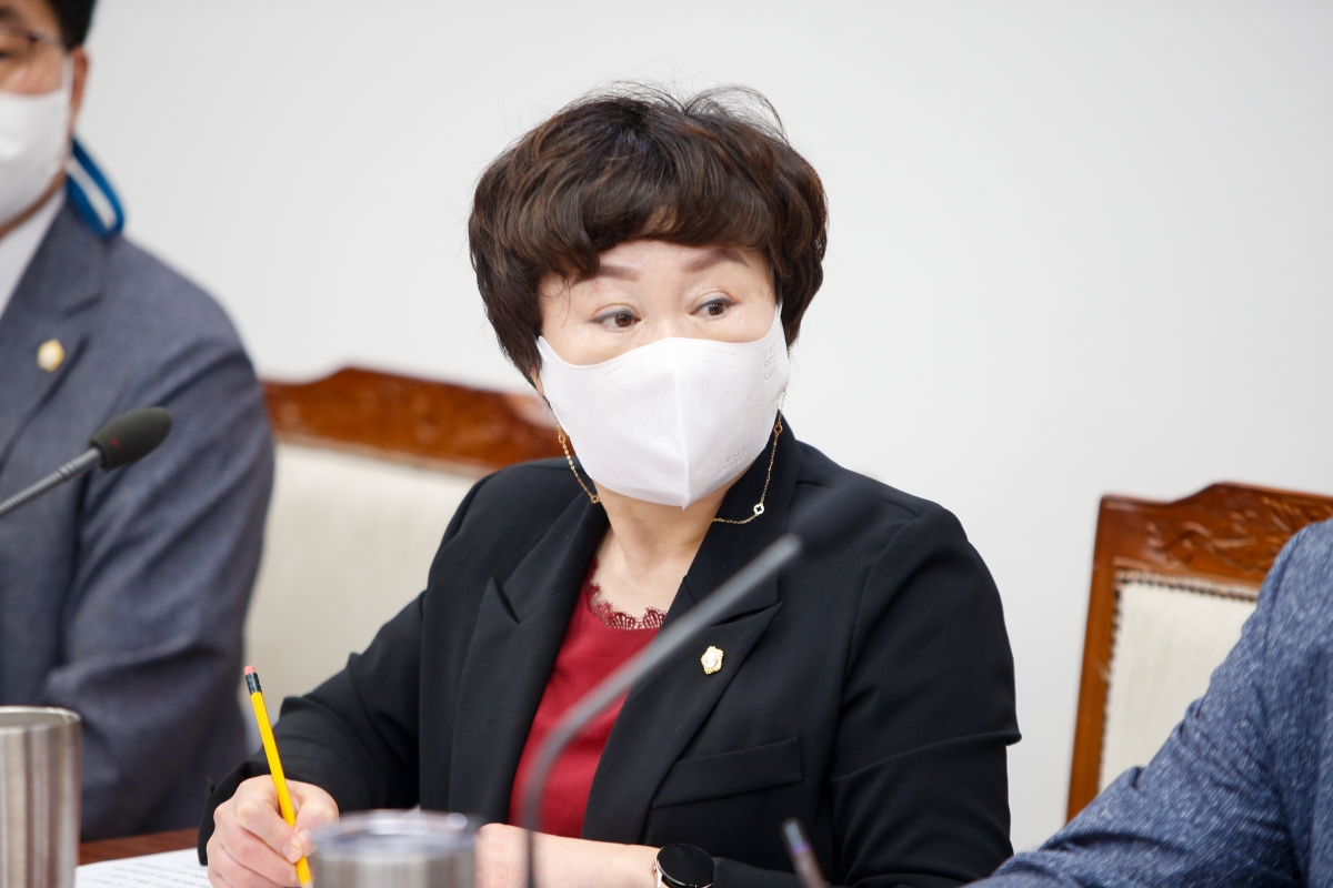 20220718-008[_P7U5541-제260회 임시회 의회운영위원회 조례안 심사활동.JPG