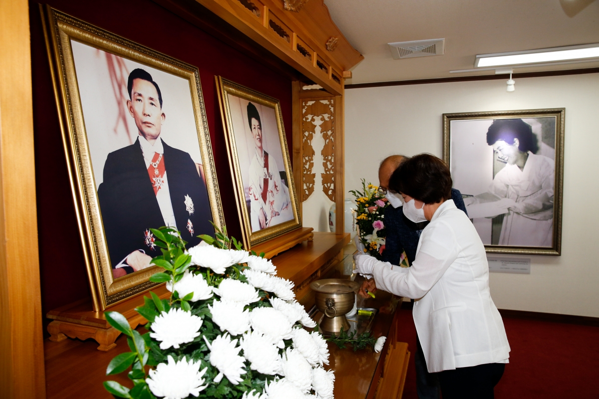 20220719-059[_P7U5886-제260회 임시회 기획행정위원회 박정희대통령 생가 현장방문.JPG