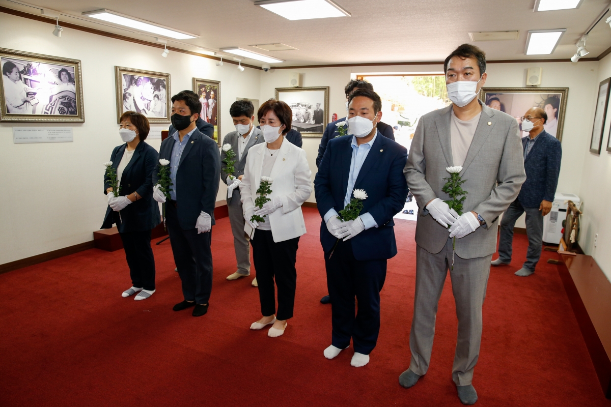 20220719-056[_P7U5881-제260회 임시회 기획행정위원회 박정희대통령 생가 현장방문.JPG