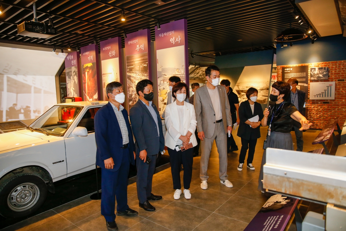 20220719-130[_P7U6060-제260회 임시회 기획행정위원회 박정희대통령 역사자료관 현장방문.JPG