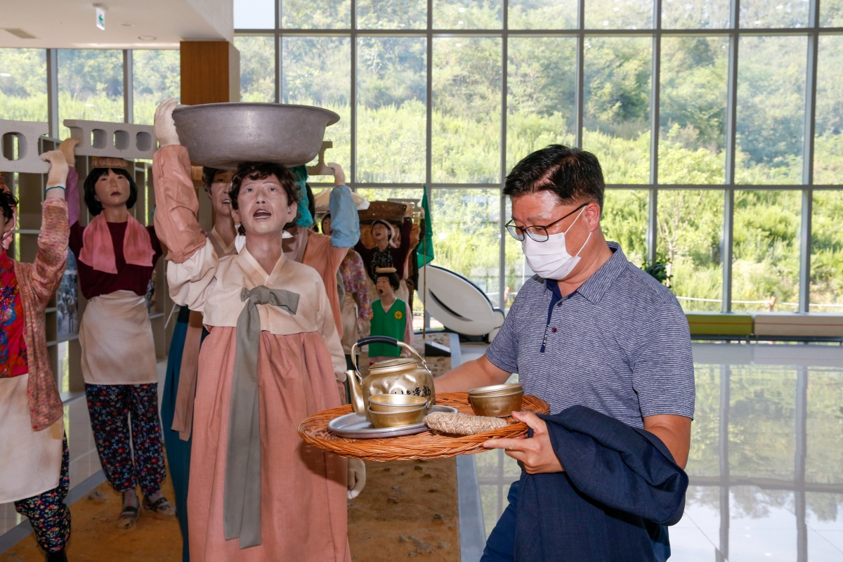 20220719-157[_P7U6142-제260회 임시회 기획행정위원회 새마을운동 테마공원 현장방문.JPG