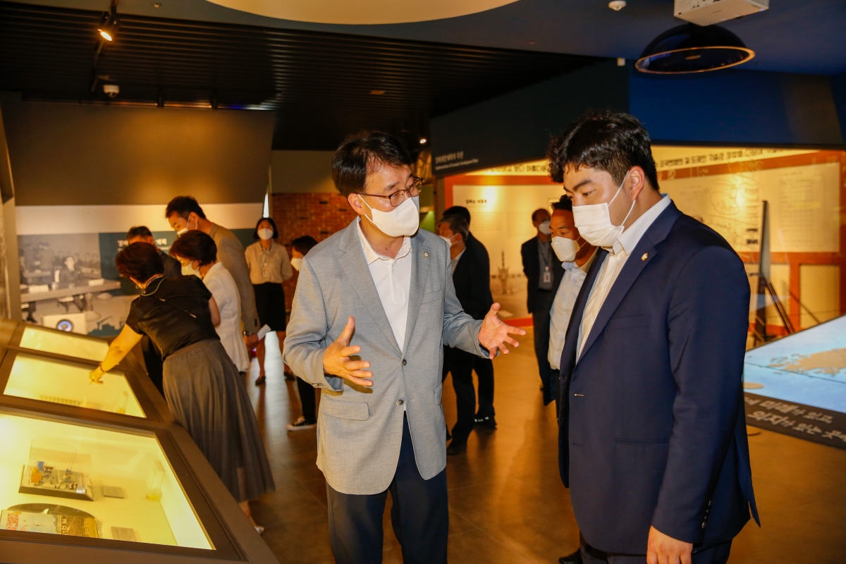 20220719-126[_P7U6045-제260회 임시회 기획행정위원회 박정희대통령 역사자료관 현장방문.JPG