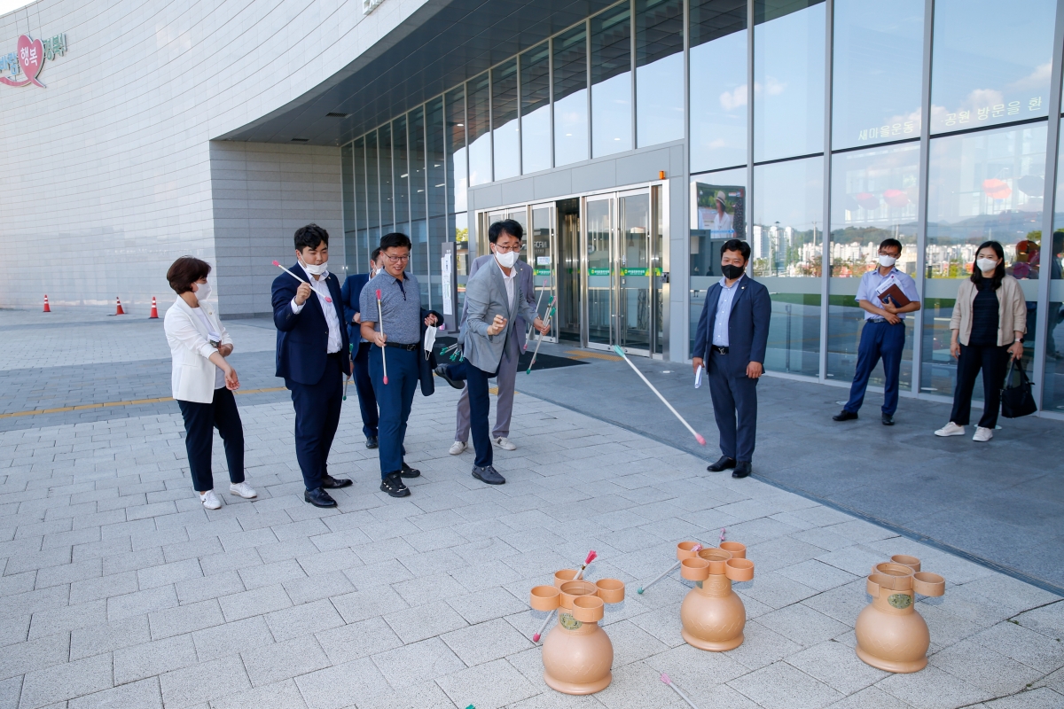 20220719-143[_P7U6089-제260회 임시회 기획행정위원회 새마을운동 테마공원 현장방문.JPG