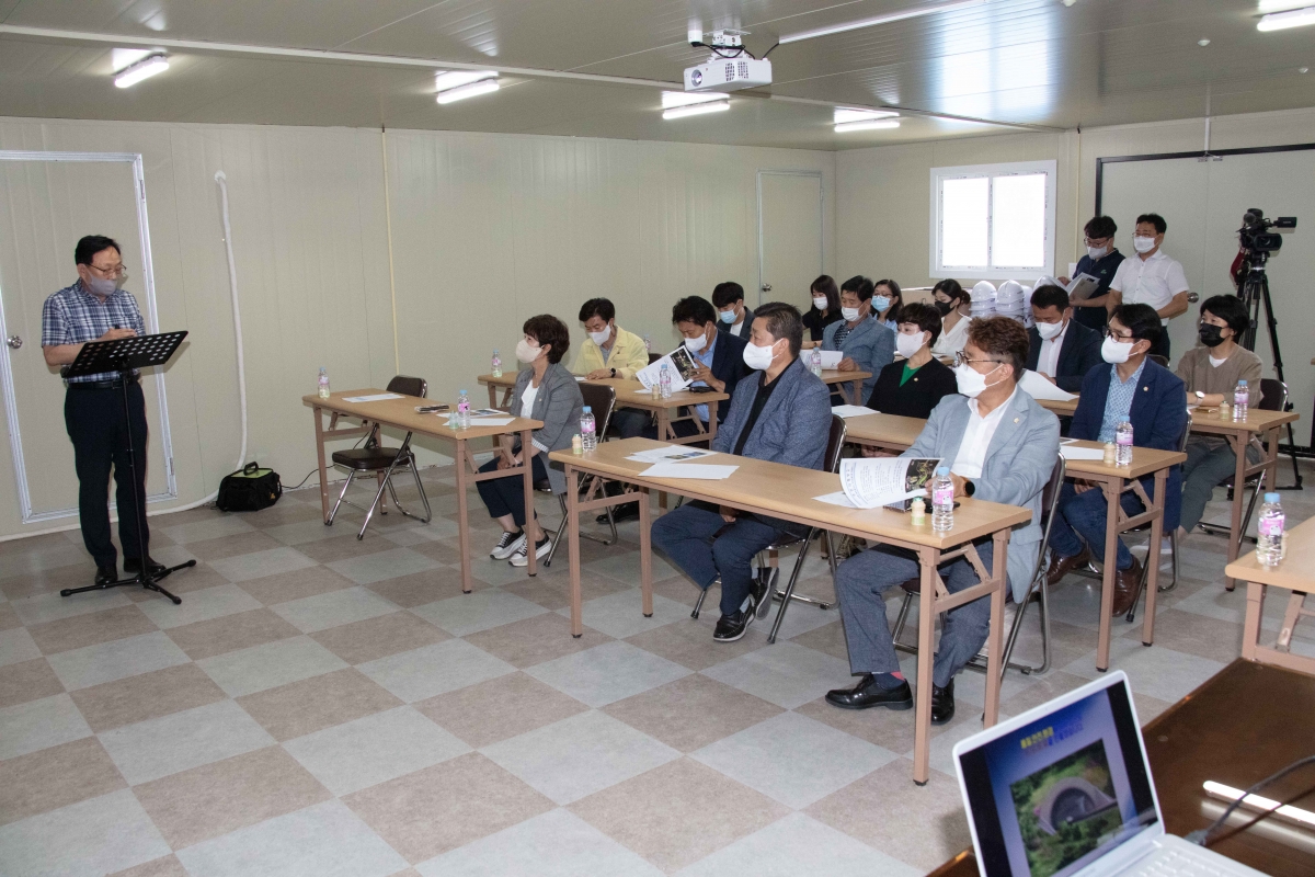 20220719-195[IMG_1683-제260회 임시회 산업건설위원회 구평-칠곡중리간 직주연계도로 개설공사 현장방문.JPG