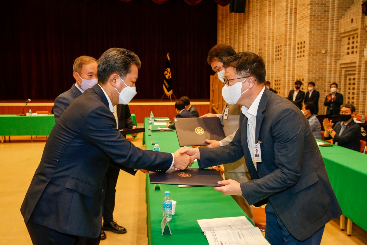 20220829-015[_P7U9471-민주평통 구미시협의회 제20기 지역대표 자문의원 위촉장 전수 및 간담회.JPG