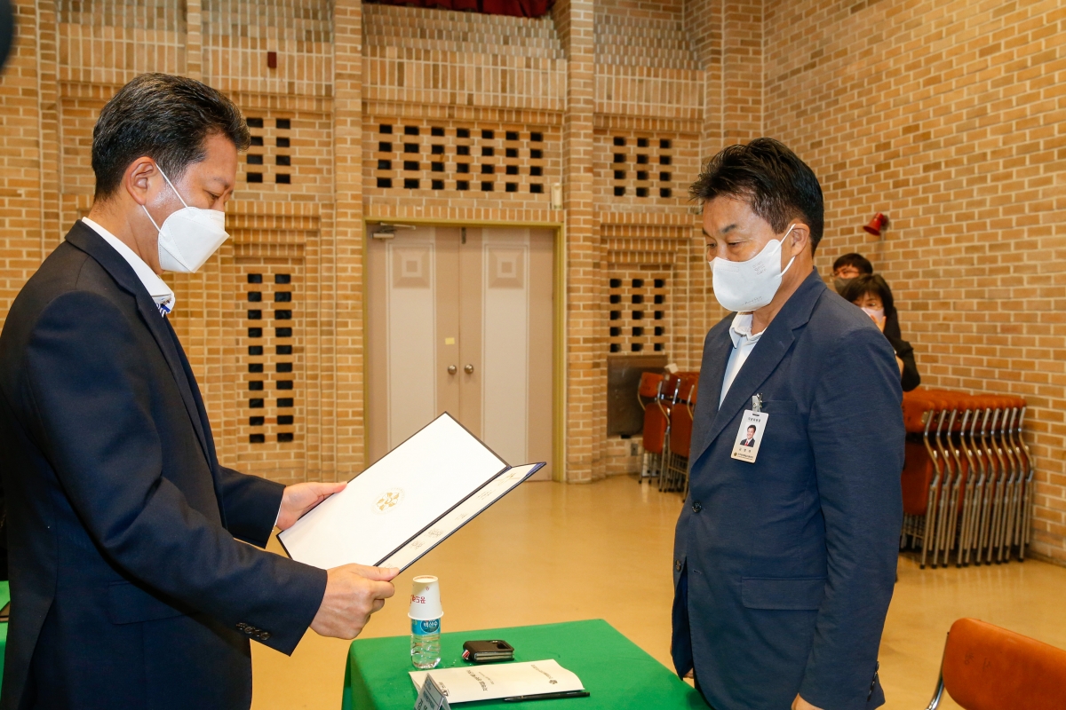 20220829-020[_P7U9483-민주평통 구미시협의회 제20기 지역대표 자문의원 위촉장 전수 및 간담회.jpg