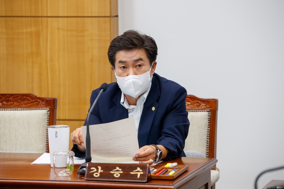 20220902-097[_P7U0262-제261회 제1차 정례회 제1차 산업건설위원회 소관 조례안 및 2021회계연도 세입·세출결산승인안 예비심사 활동.JPG