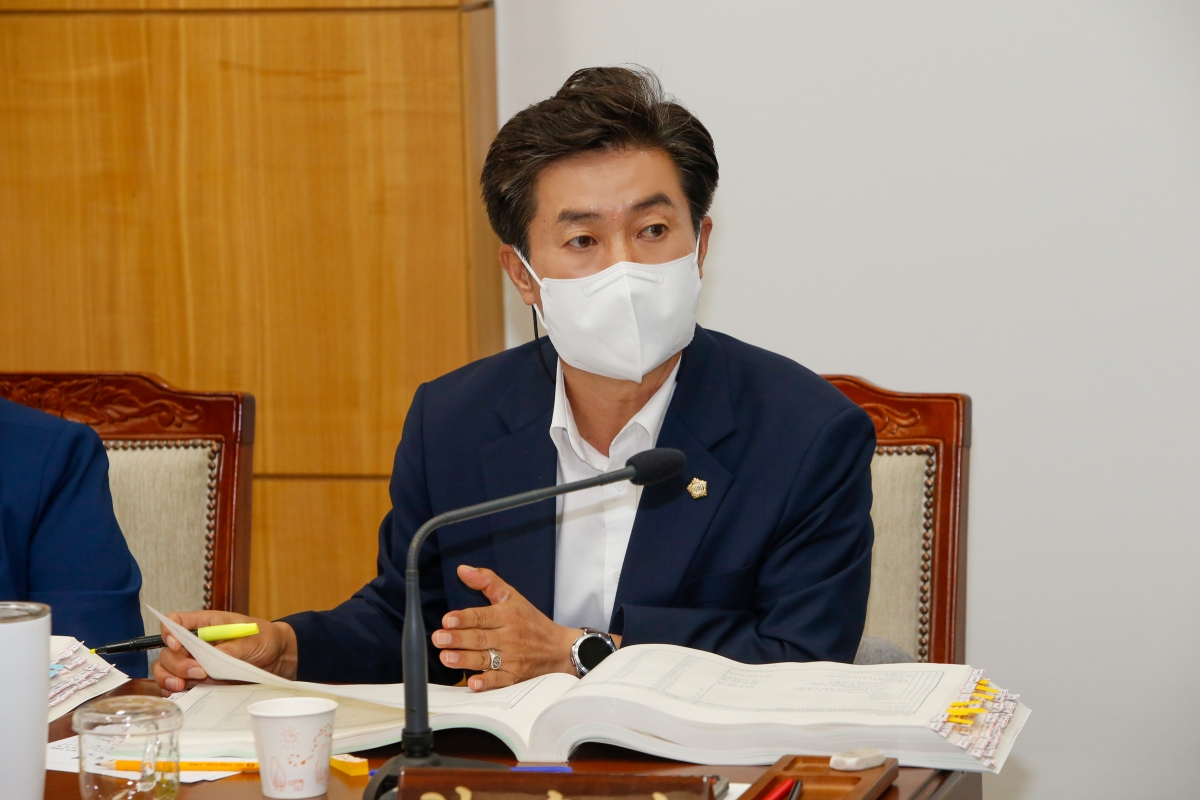 20220905-036[_P7U0766-제261회 제1차 정례회 산업건설위원회 소관 2022년도 제1회 추경예산안 및 기금운용변경계획안 예비심사활동.jpg