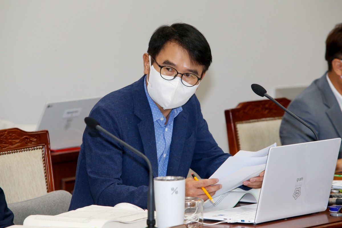 20220905-037[_P7U0769-제261회 제1차 정례회 산업건설위원회 소관 2022년도 제1회 추경예산안 및 기금운용변경계획안 예비심사활동.jpg