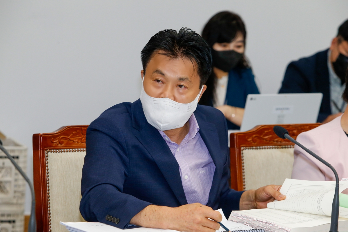 20220908-004[_P7U1204-제261회 제1차 정례회 예산결산특별위원회 2022년도 제1회 추경예산안 및 기금운용변경계획안 심사활동.jpg