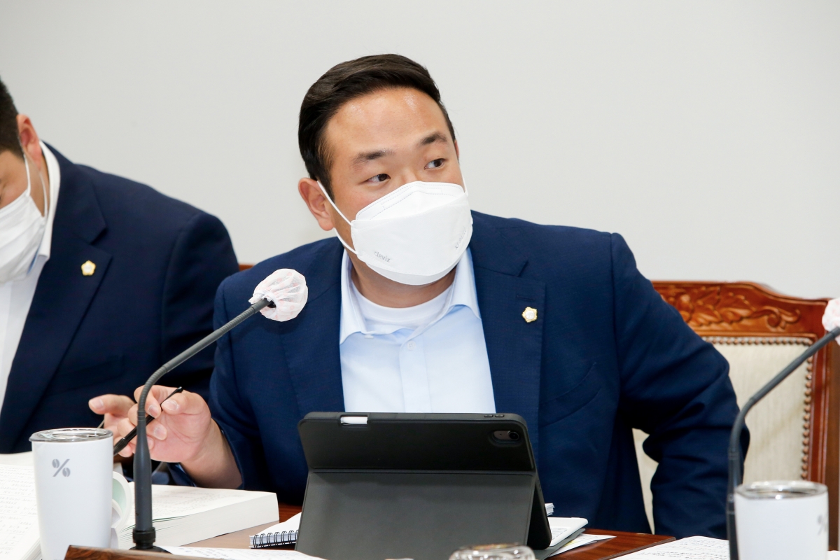 20220914-034[_P7U1919-제261회 제1차 정례회 기획행장위원회 소관 2022년도 행정사무감사 활동 복사.jpg