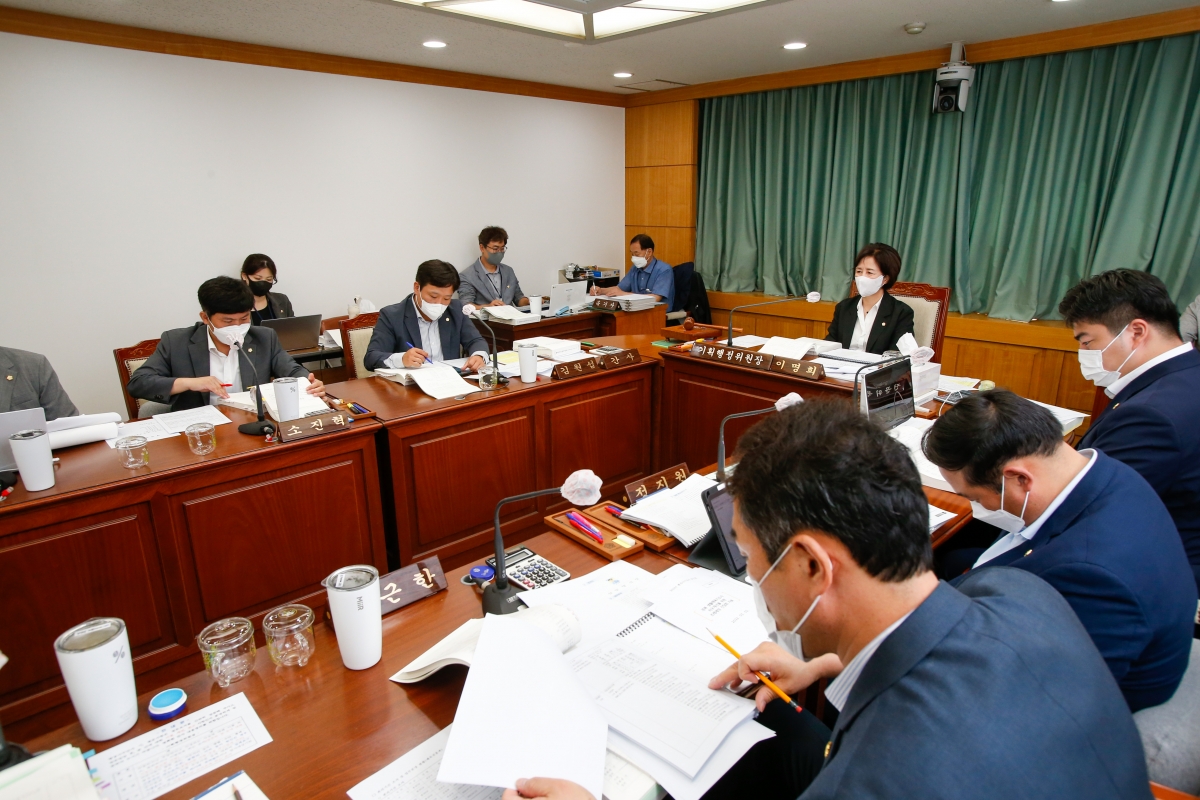 20220915-003[_P7U2032-제261회 제1차 정례회 기획행정위원회 소관 2022년도 행정사무감사 활동.JPG
