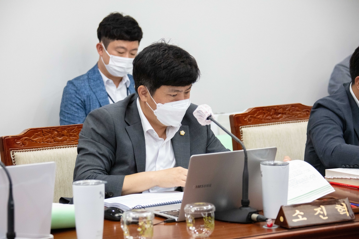 20220919-008[IMG_2344-제261회 제1차 정례회 기획행장위원회 소관 2022년도 행정사무감사 활동.JPG