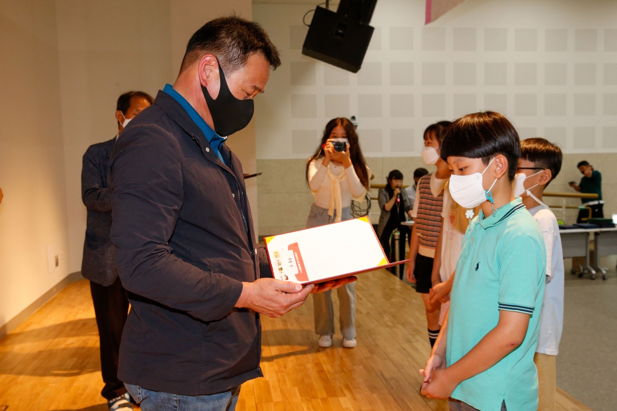 20220924-164[_P7U4045-1-제11회 서협 구미지부전 개막식 및 시상식.jpg