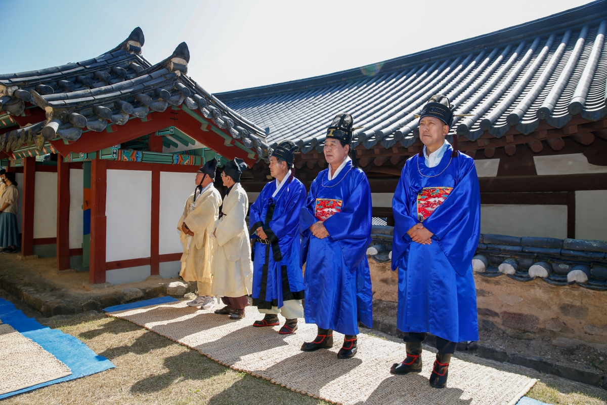 20221001-021[_P7U4857-1-금오서원 추계향사.jpg