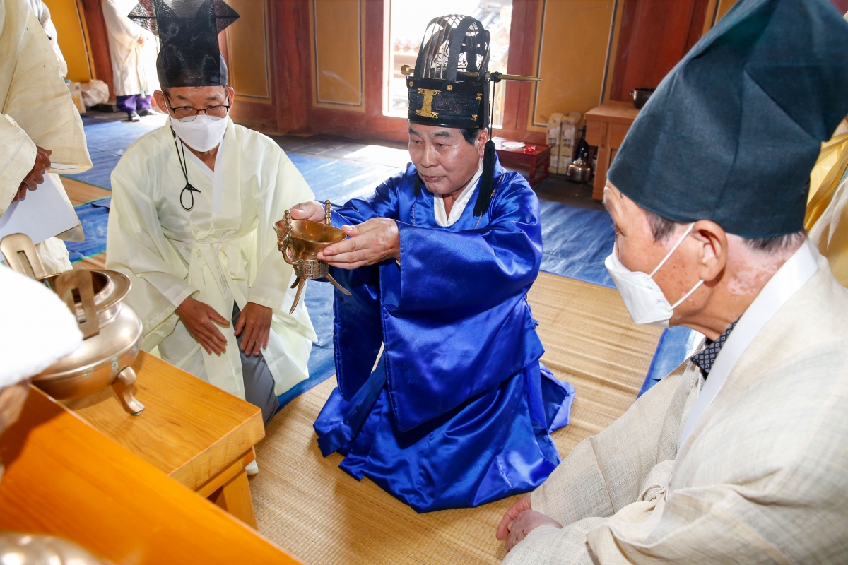 20221001-033[_P7U4891-1-금오서원 추계향사.jpg