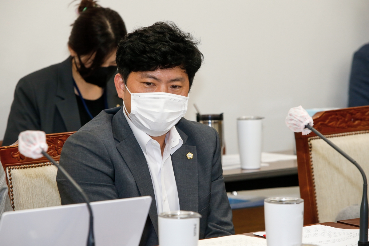 20221019-040[_P7U7393-제262회 임시회시 기획행정위원회 조례안 심사활동.JPG