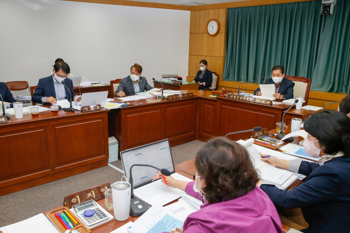 20221019-055[_P7U7307-제262회 임시회시 산업건설위원회 조례안 심사활동.JPG