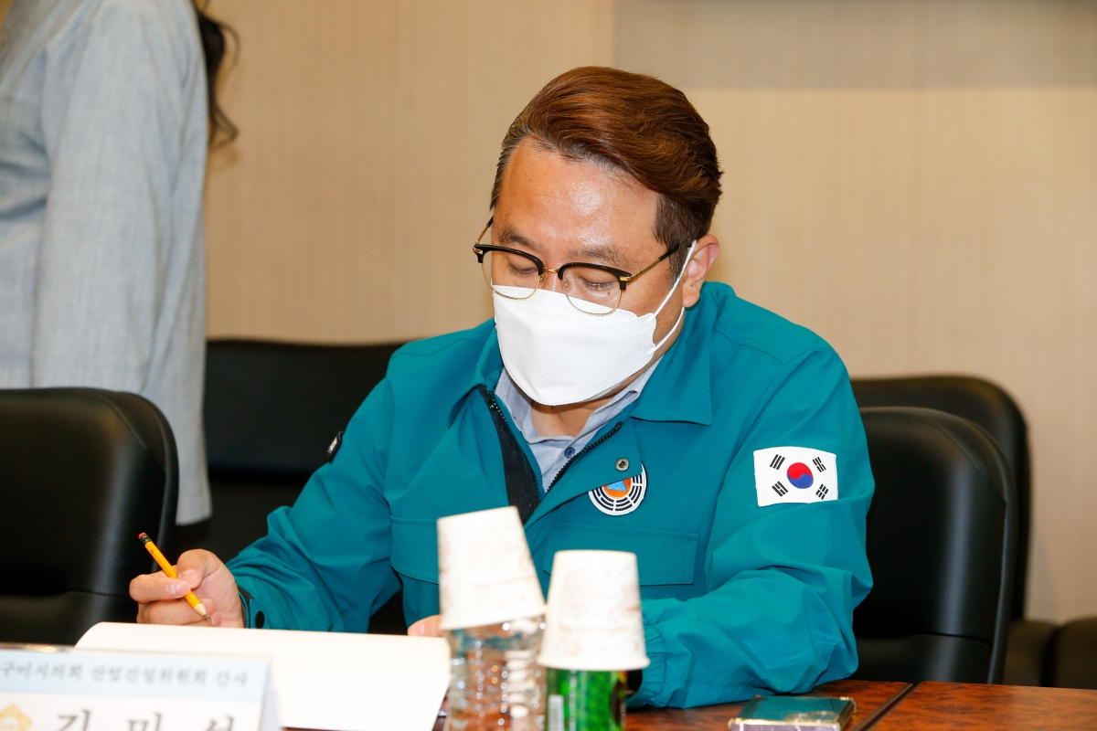 20221020-021[_P7U7468-제262회 임시회시 산업건설위원회 구미전자정보기술원 현장방문활동.JPG