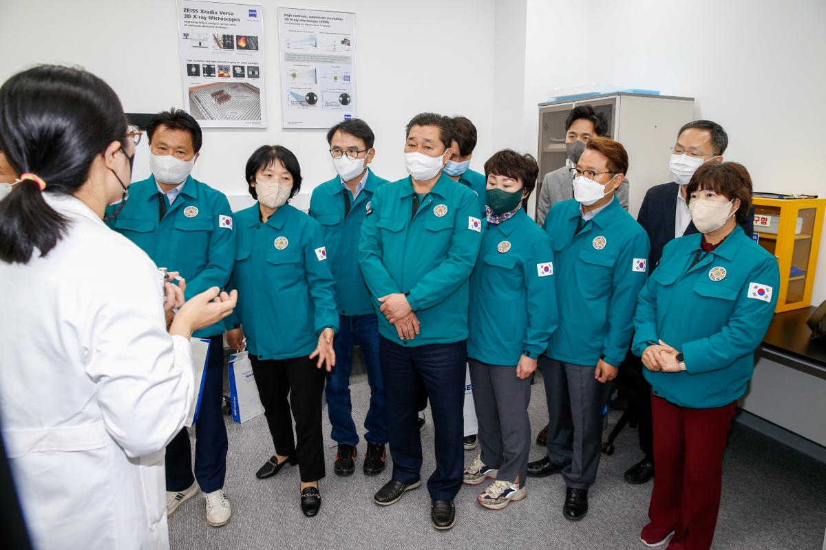 20221020-061[_P7U7585-제262회 임시회시 산업건설위원회 구미전자정보기술원 현장방문활동.JPG