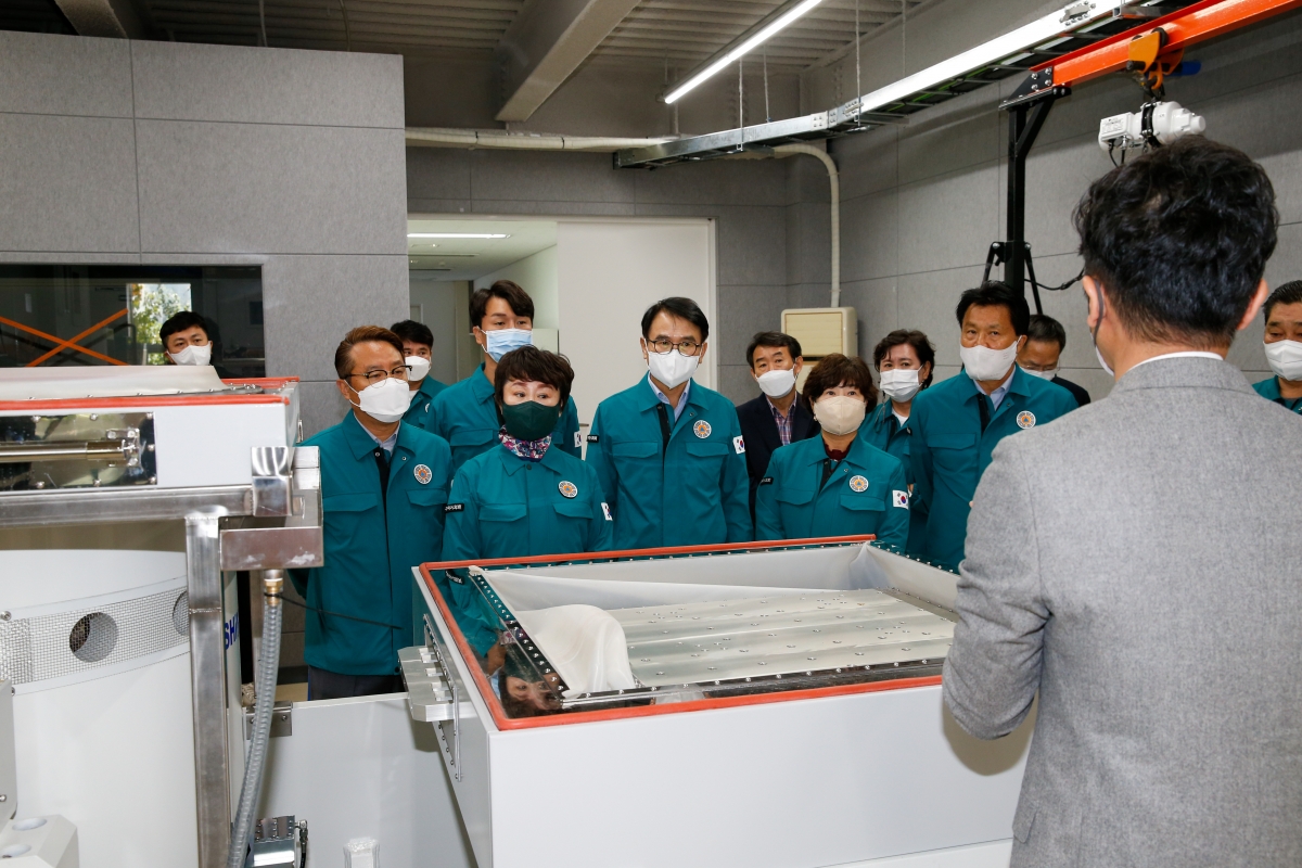 20221020-064[_P7U7589-제262회 임시회시 산업건설위원회 구미전자정보기술원 현장방문활동.JPG