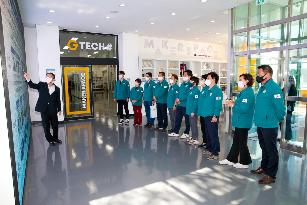 20221020-071[_P7U7609-제262회 임시회시 산업건설위원회 구미전자정보기술원 현장방문활동.JPG