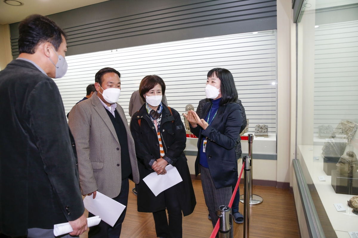 20221108-035[_P7U0549-1-폐회중 기획행정위원회 전남 영광군 백제불교 최초도래지 비교견학.jpg