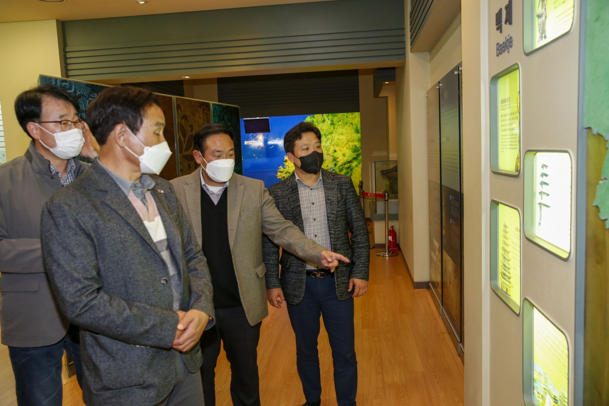 20221108-030[_P7U0539-1-폐회중 기획행정위원회 전남 영광군 백제불교 최초도래지 비교견학.jpg