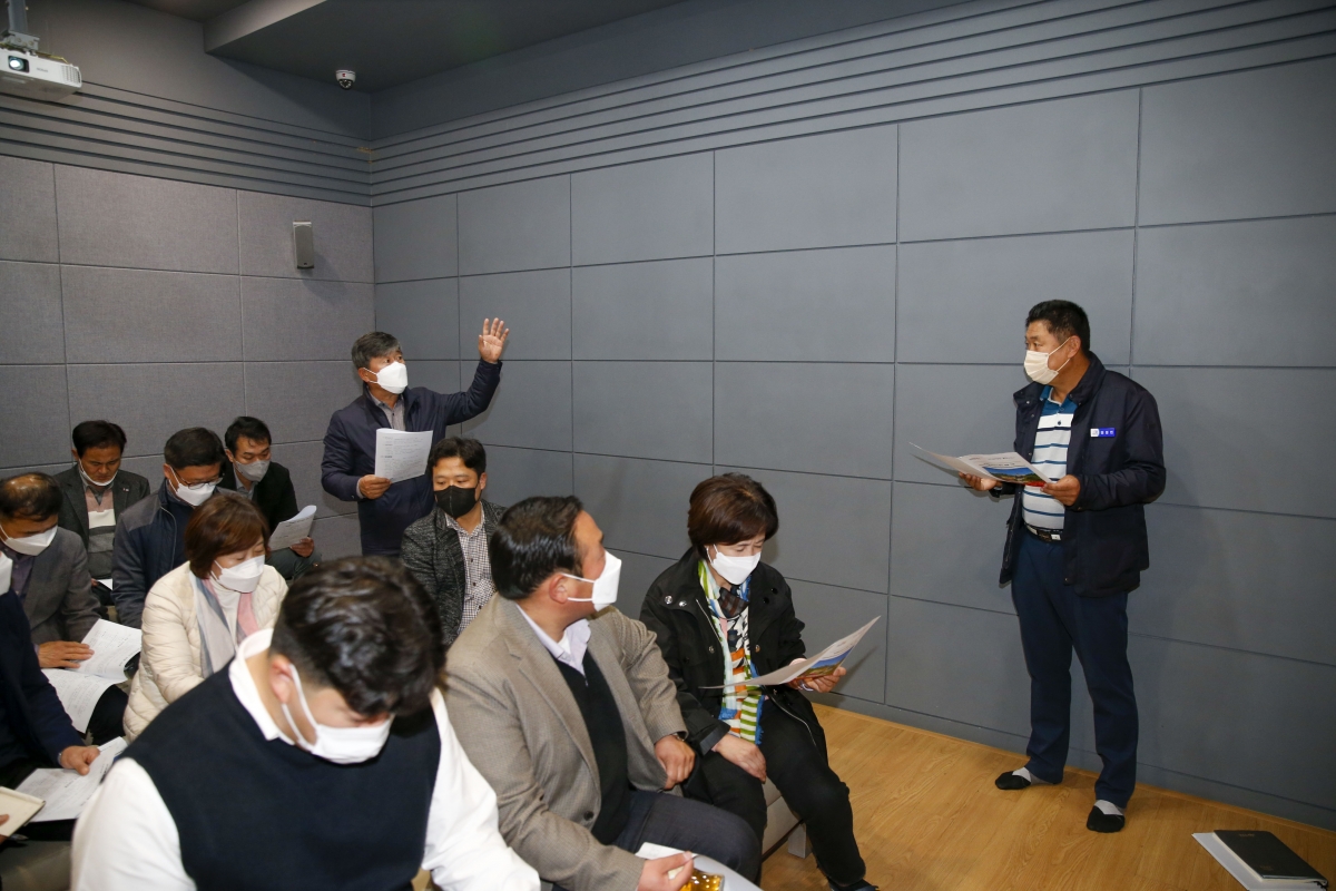 20221108-008[_P7U0500-1-폐회중 기획행정위원회 전남 영광군 백제불교 최초도래지 비교견학.jpg