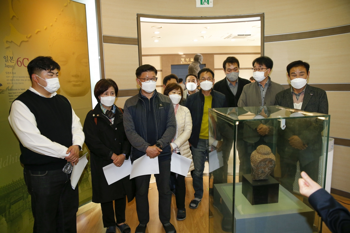 20221108-015[_P7U0512-1-폐회중 기획행정위원회 전남 영광군 백제불교 최초도래지 비교견학.jpg