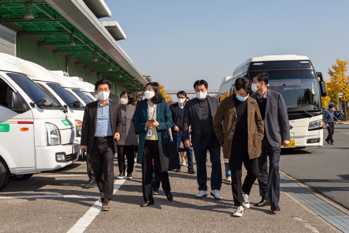 20221109-116[IMG_2797-폐회중 산업건설위원회 경남 김해시 농산물종합유통센터 비교견학.JPG
