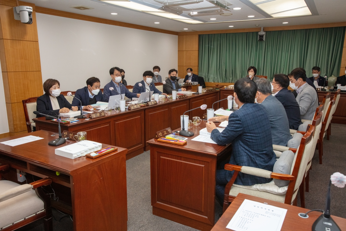20221024-005[IMG_2733-제262회 임시회시 기획행정위원회 2023년도 주요업무계획안 보고.JPG