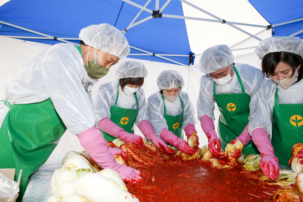 20221122-061[_P7U2165-1-2022 사랑의 김장담그기 행사.jpg