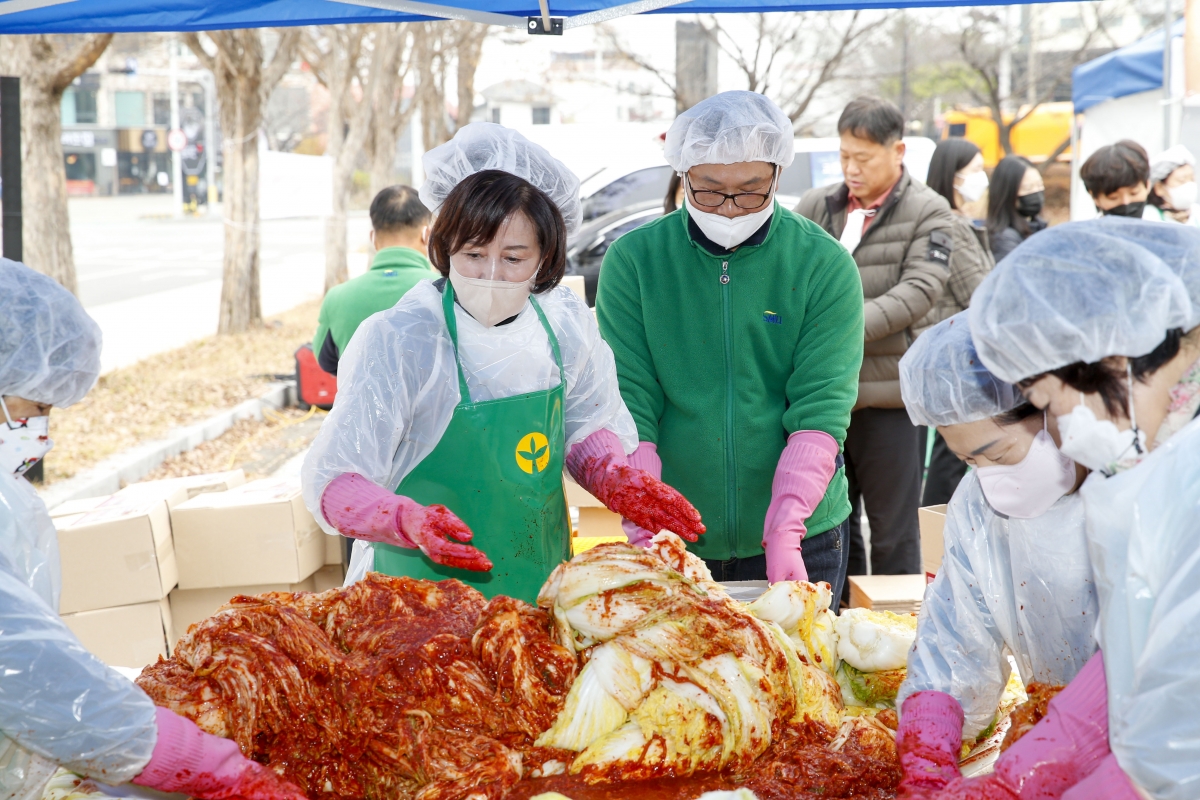 20221122-088[_P7U2254-1-2022 사랑의 김장담그기 행사.jpg
