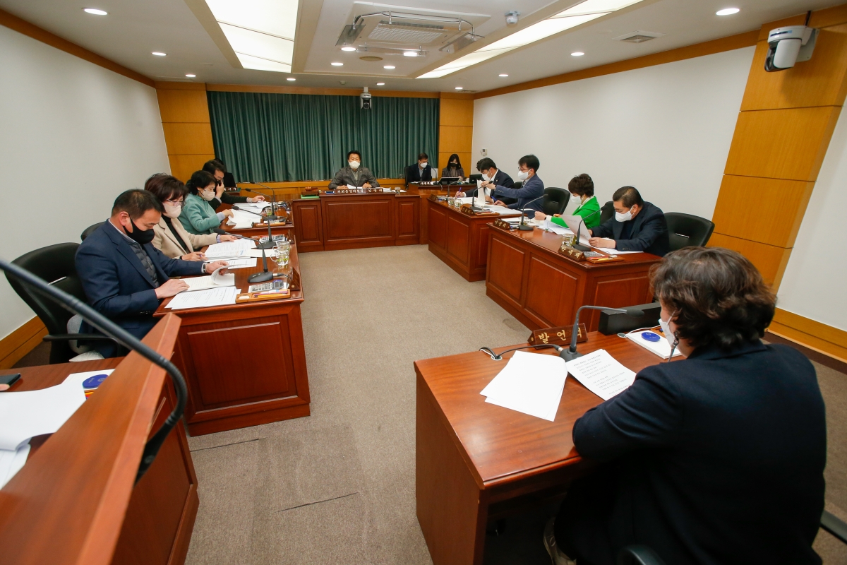 20221128-002[_P7U2971-제263회 구미시의회 제2차 정례회시 의회운영위원회 조례안 심사활동 .JPG