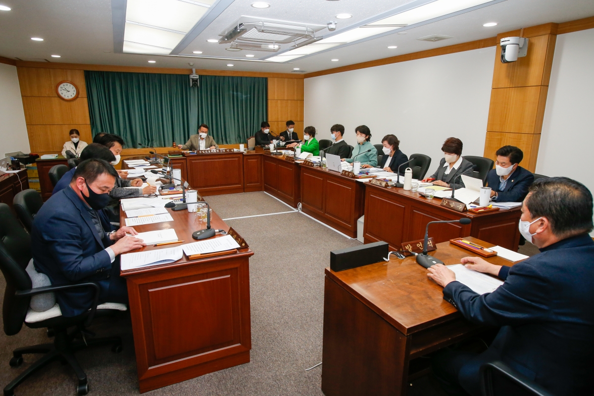 20221128-028[_P7U3035-제263회 구미시의회 제2차 정례회시 산업건설위원회 조례안 심사활동.JPG
