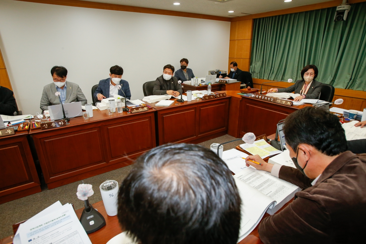 20221129-023[_P7U3212-제263회 구미시의회 제2차 정례회시 기획행정위원회 2023년도 예산안 및 기금운용계획안 예비심사활동.JPG