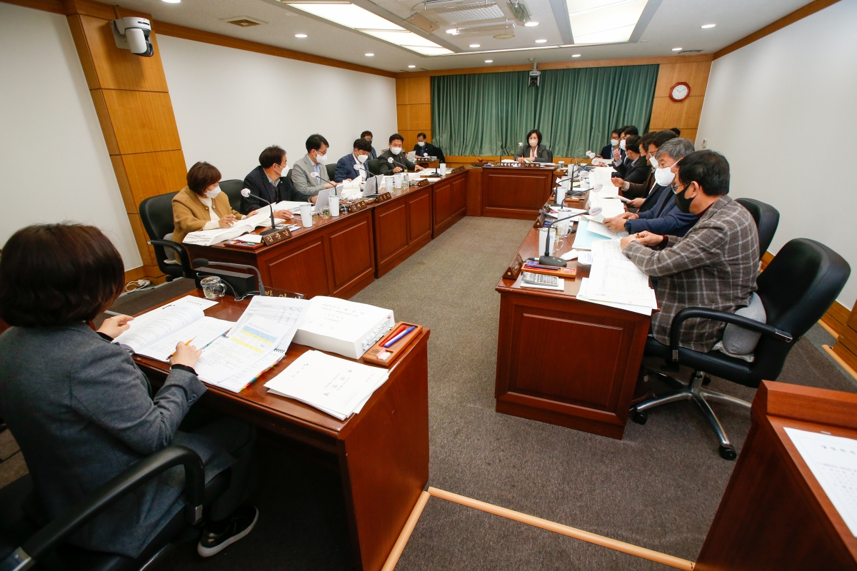 20221129-016[_P7U3156-제263회 구미시의회 제2차 정례회시 기획행정위원회 2023년도 예산안 및 기금운용계획안 예비심사활동.JPG