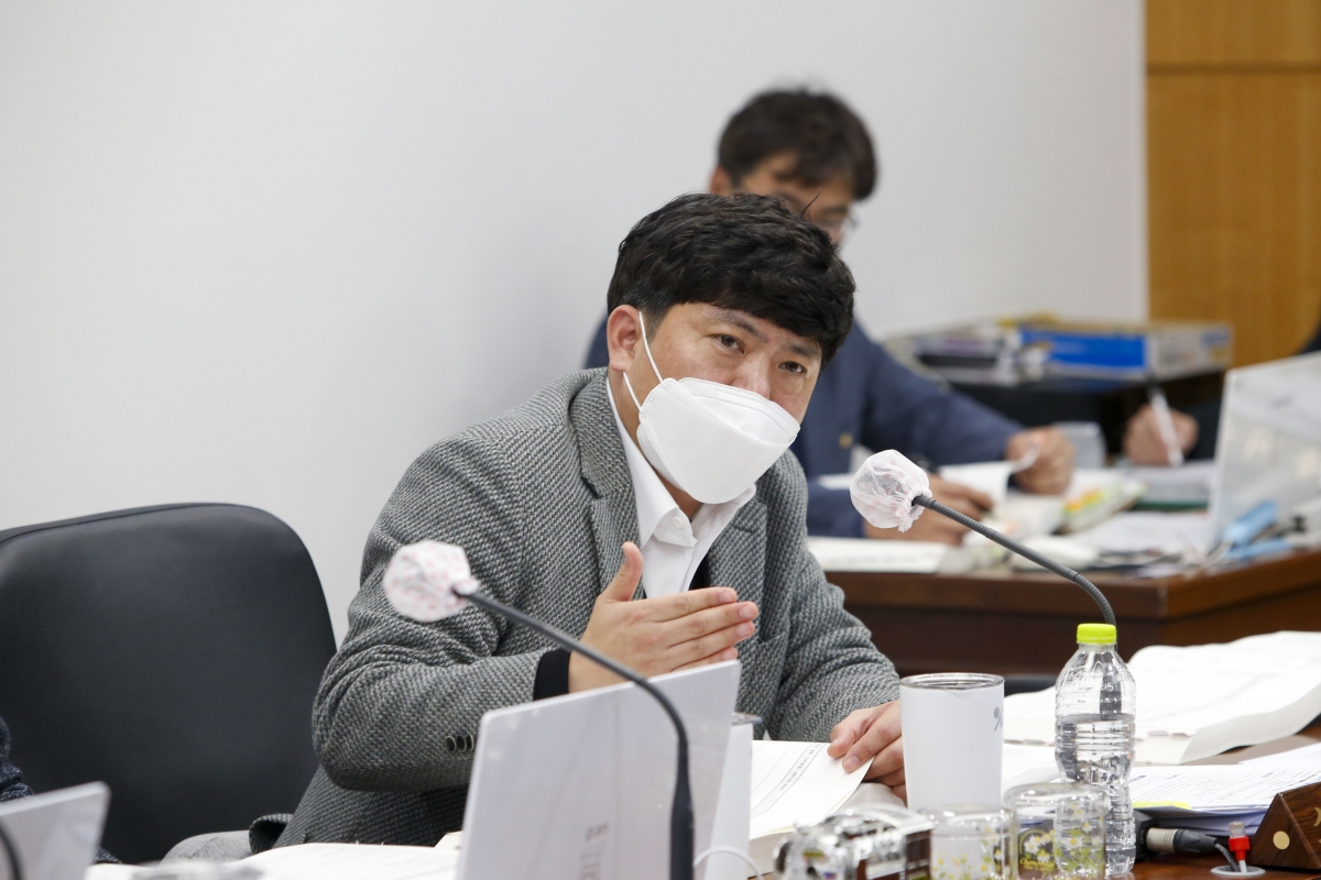 20221201-001[_P7U3614-제263회 구미시의회 제2차 정례회시 기획행정위원회 2023년도 예산안 및 기금운용계획안 예비심사활동.jpg