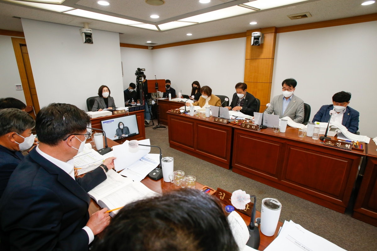 20221129-020[_P7U3202-제263회 구미시의회 제2차 정례회시 기획행정위원회 2023년도 예산안 및 기금운용계획안 예비심사활동.JPG