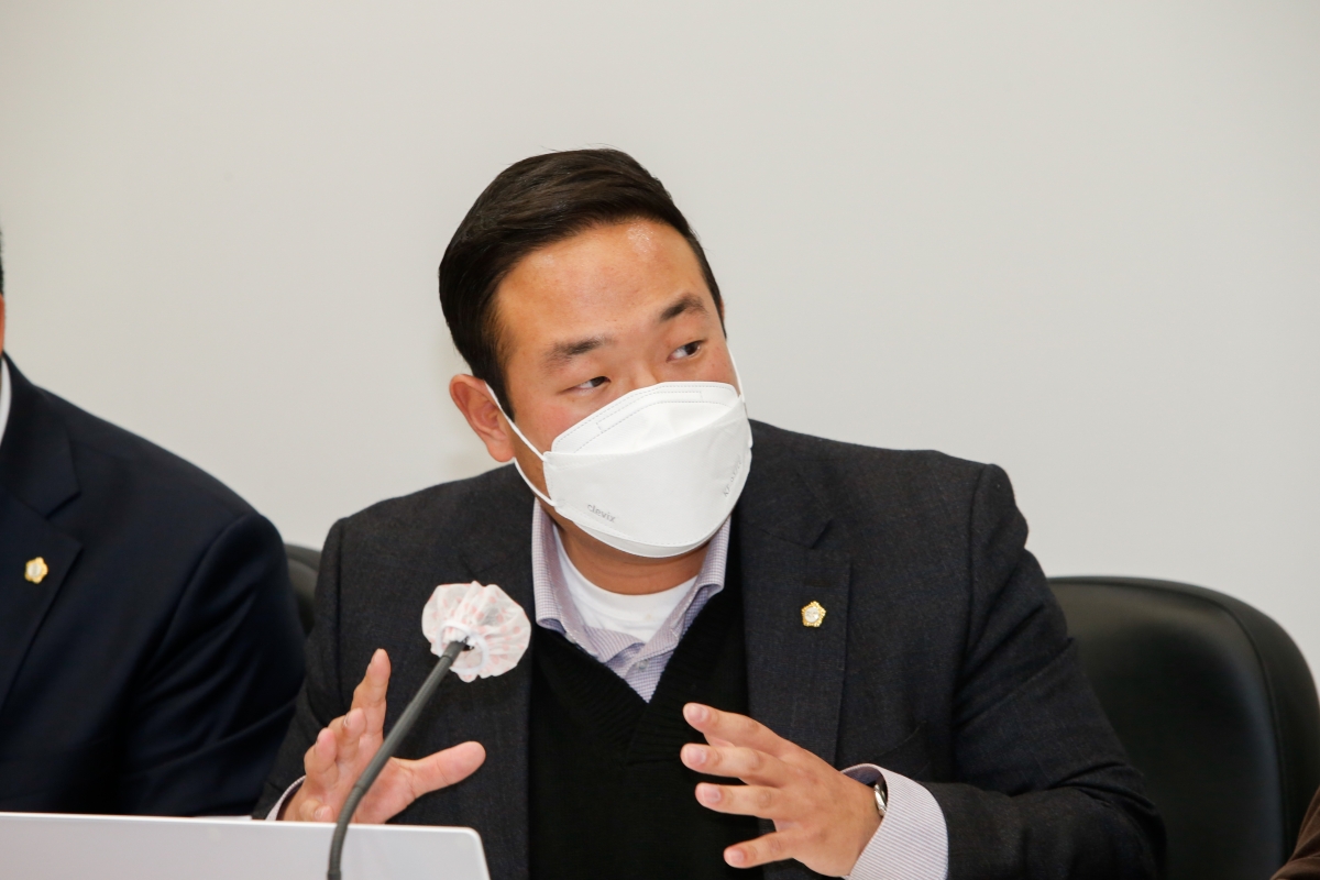 20221129-034[_P7U3225-제263회 구미시의회 제2차 정례회시 기획행정위원회 2023년도 예산안 및 기금운용계획안 예비심사활동.JPG