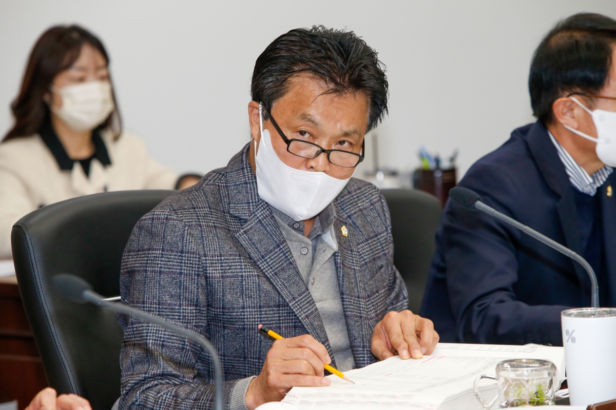 20221129-053[_P7U3250-제263회 구미시의회 제2차 정례회시 산업건설위원회 2023년도 예산안 및 기금운용계획안 예비심사활동.JPG