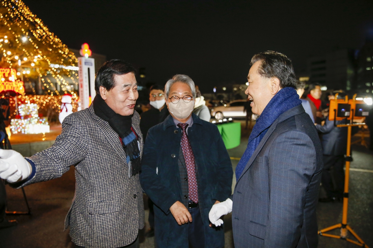 20221206-043[_P7U4764-1-시청사 트리 점등식.jpg