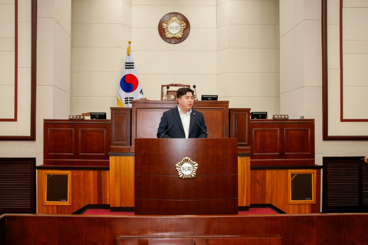 20221210-042[_P7U5180-구미시 청소년 참여기구 구미시의회 방문.JPG