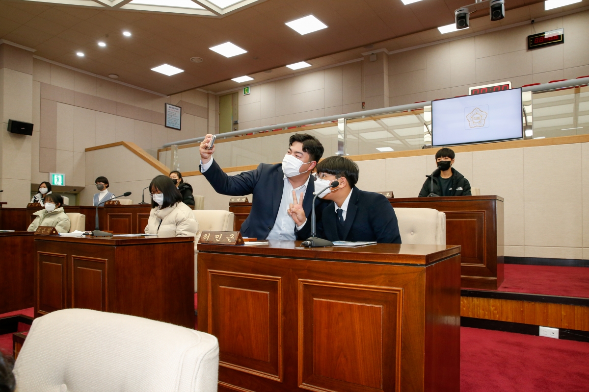 20221210-033[_P7U5161-구미시 청소년 참여기구 구미시의회 방문.JPG